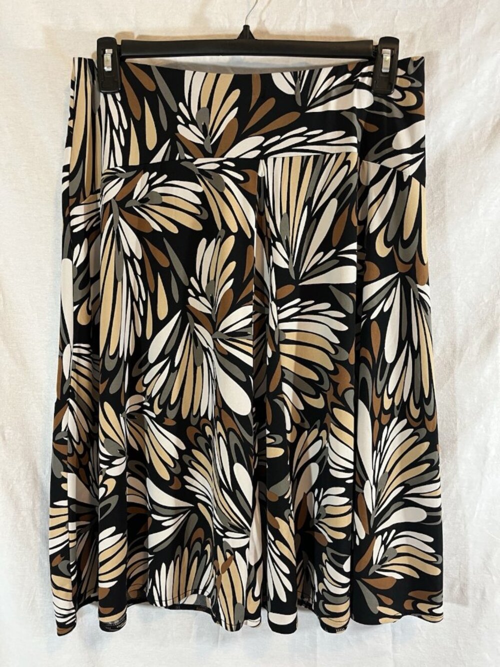East 5th Women’s Large Black & Tan Floral Midi Skirt